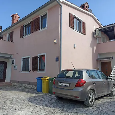 Bella * Pula